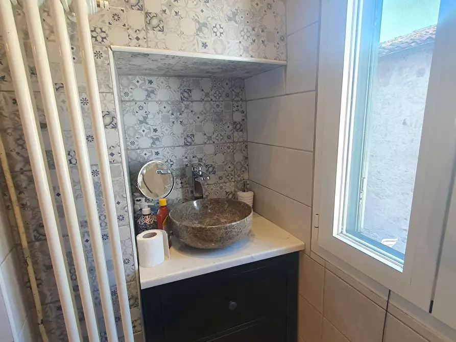 Immagine 10 di Appartamento in vendita  a Lucca