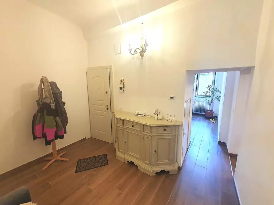 Immagine 43 di Appartamento in vendita  a Lucca