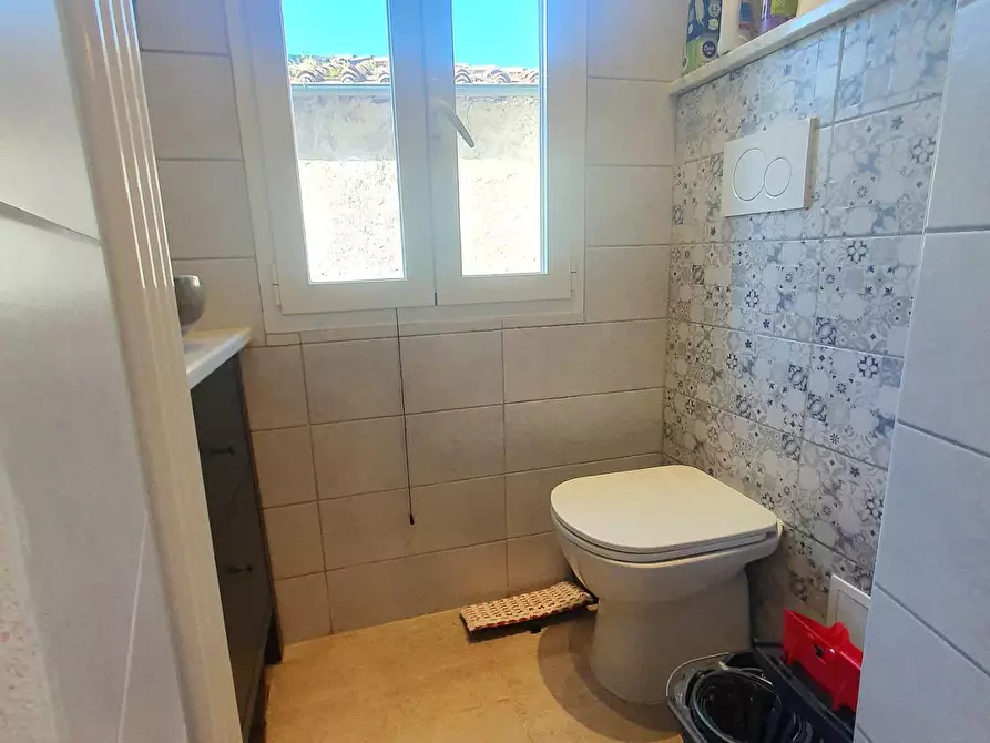 Immagine 11 di Appartamento in vendita  a Lucca