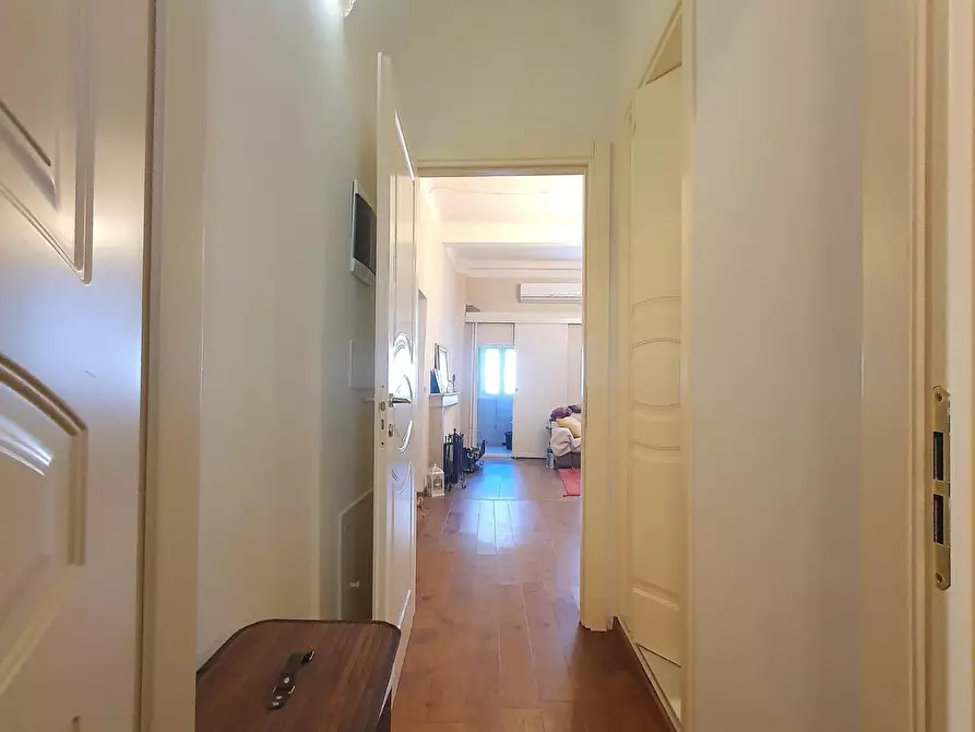 Immagine 25 di Appartamento in vendita  a Lucca