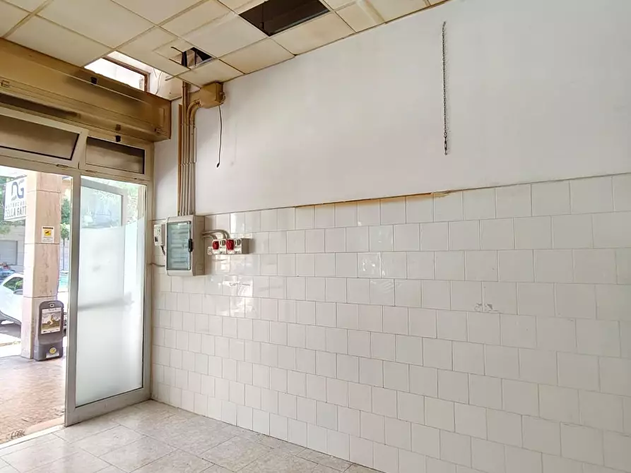 Immagine 7 di Negozio in affitto  a Lecce