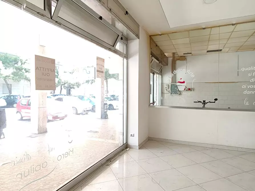 Immagine 6 di Negozio in affitto  a Lecce