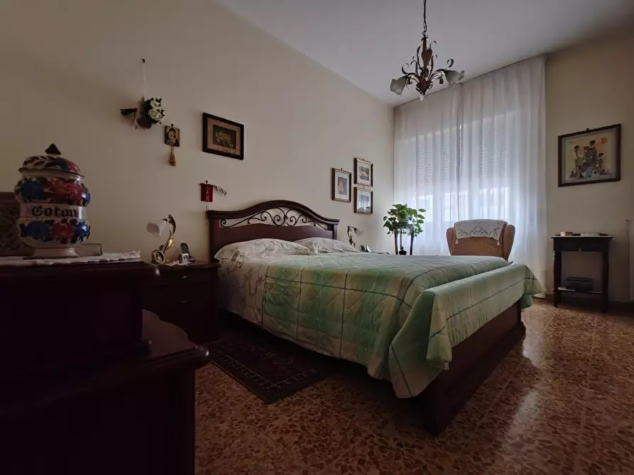 Immagine 4 di Appartamento in vendita  a Massa