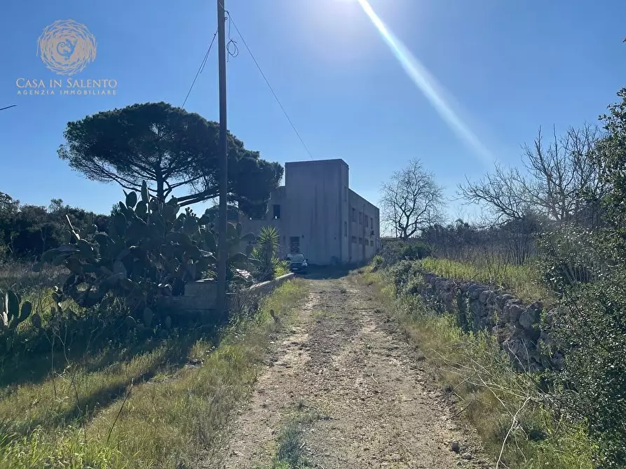 Immagine 29 di Attività artigianale in vendita  a Presicce