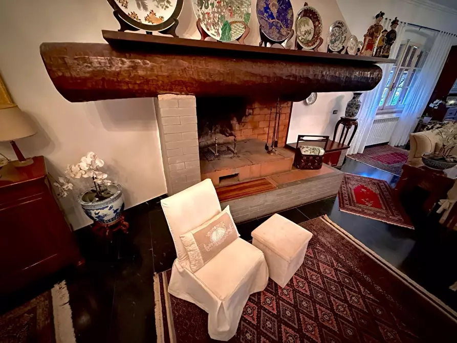Immagine 66 di Villa in vendita  a Carrara