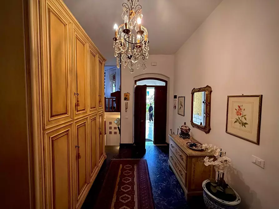Immagine 22 di Villa in vendita  a Carrara