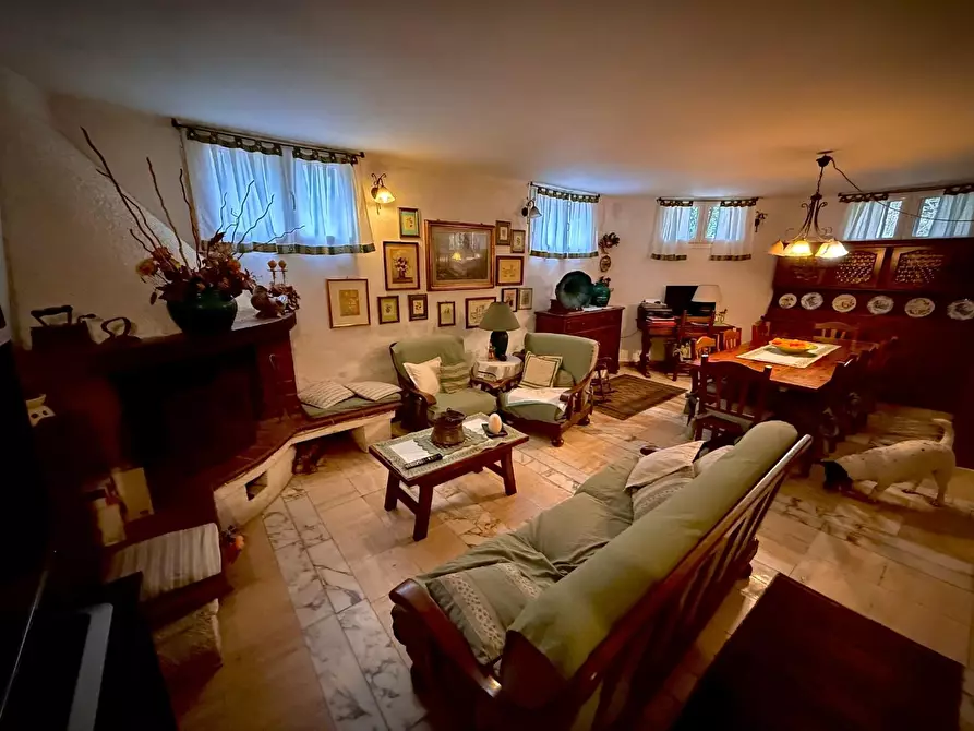 Immagine 89 di Villa in vendita  a Carrara