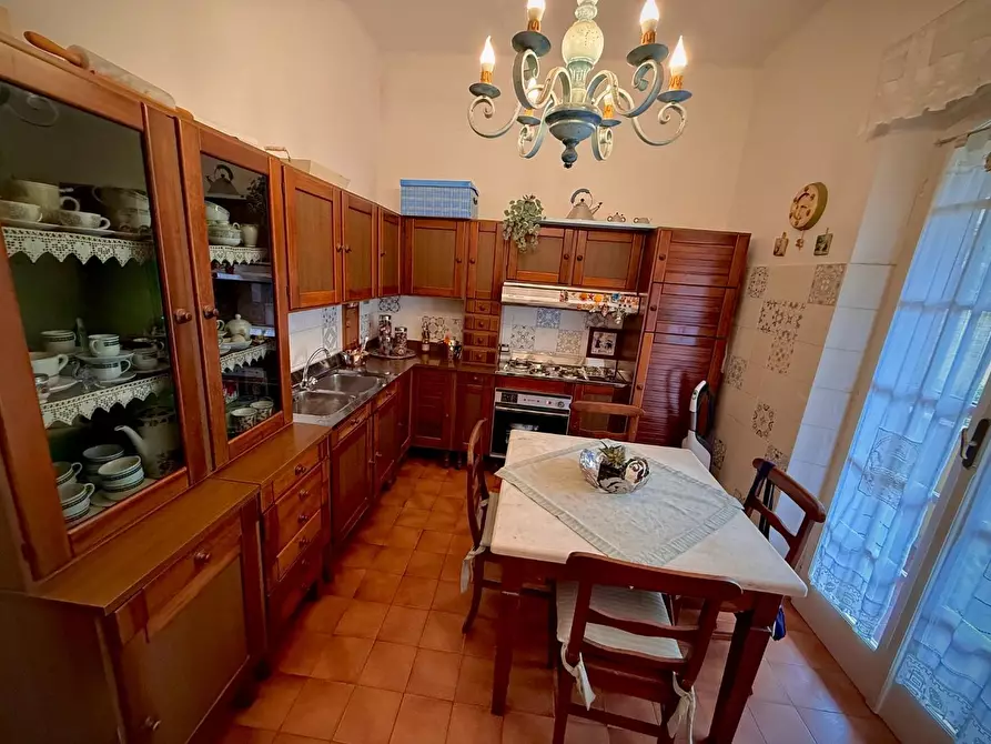 Immagine 76 di Villa in vendita  a Carrara