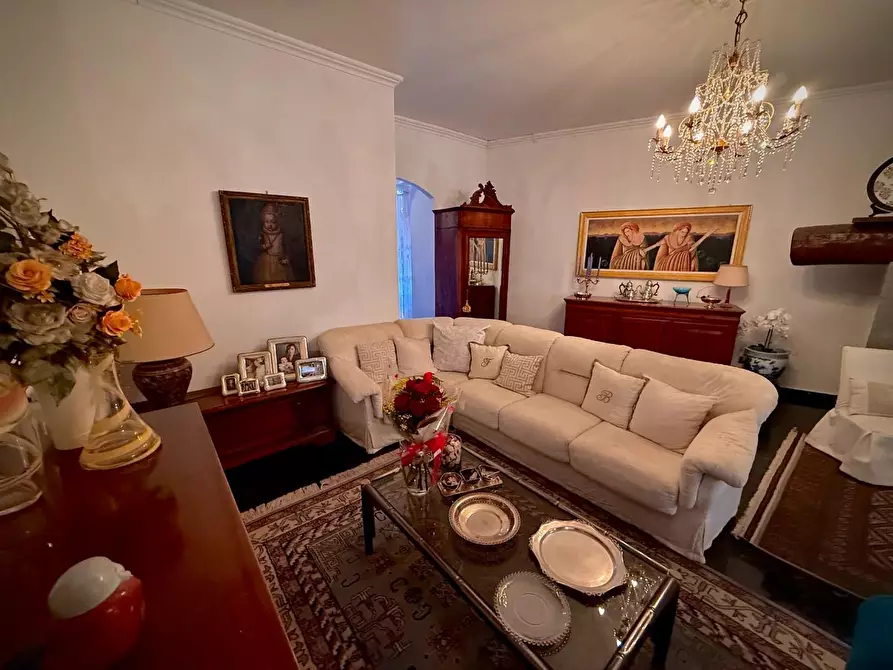 Immagine 44 di Villa in vendita  a Carrara