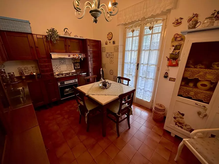 Immagine 75 di Villa in vendita  a Carrara