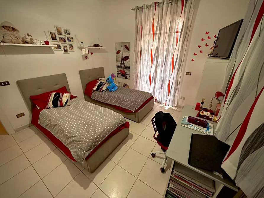 Immagine 65 di Villa in vendita  a Carrara