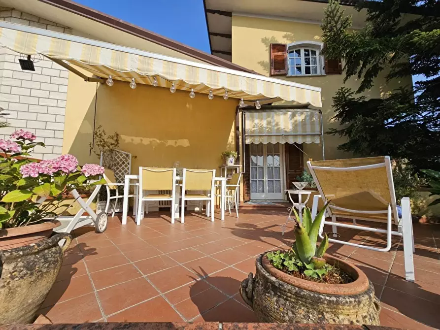 Immagine 114 di Villa in vendita  a Carrara