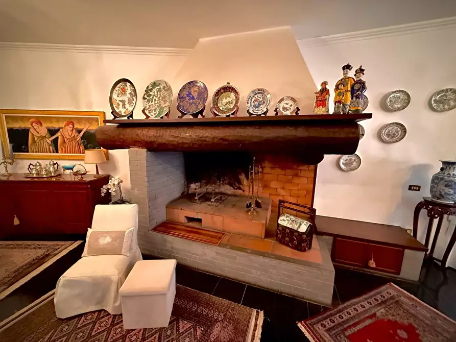 Immagine 25 di Villa in vendita  a Carrara