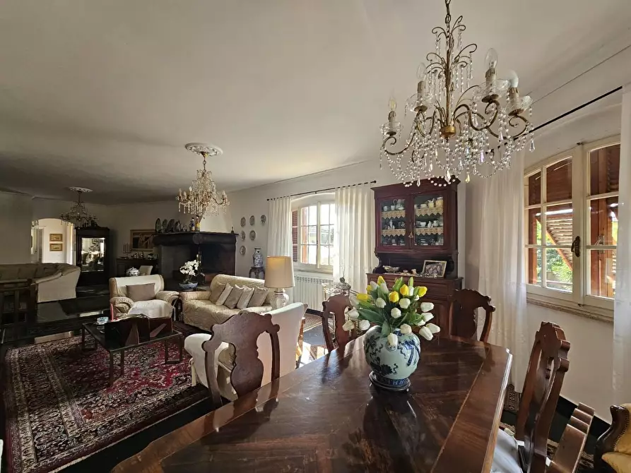 Immagine 106 di Villa in vendita  a Carrara