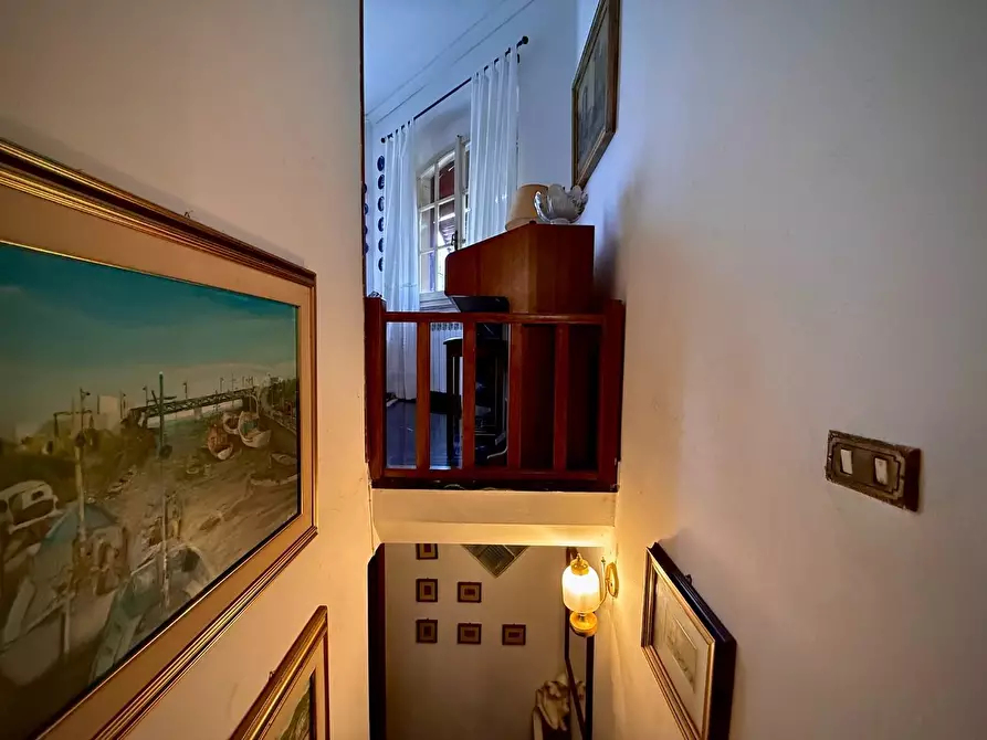 Immagine 81 di Villa in vendita  a Carrara