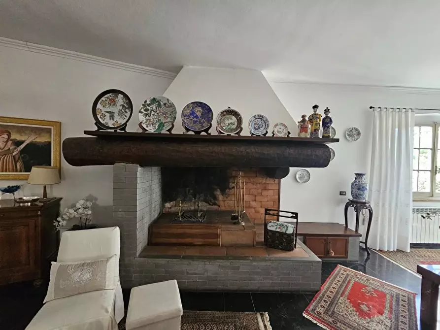 Immagine 115 di Villa in vendita  a Carrara