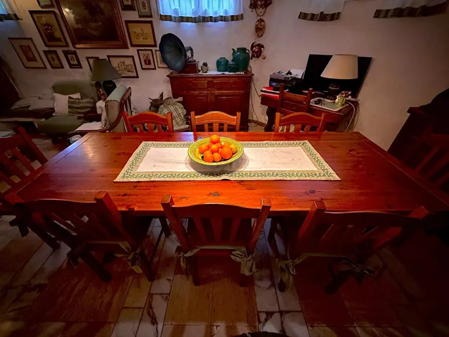 Immagine 94 di Villa in vendita  a Carrara