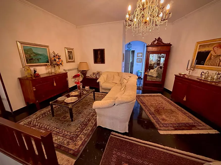 Immagine 28 di Villa in vendita  a Carrara