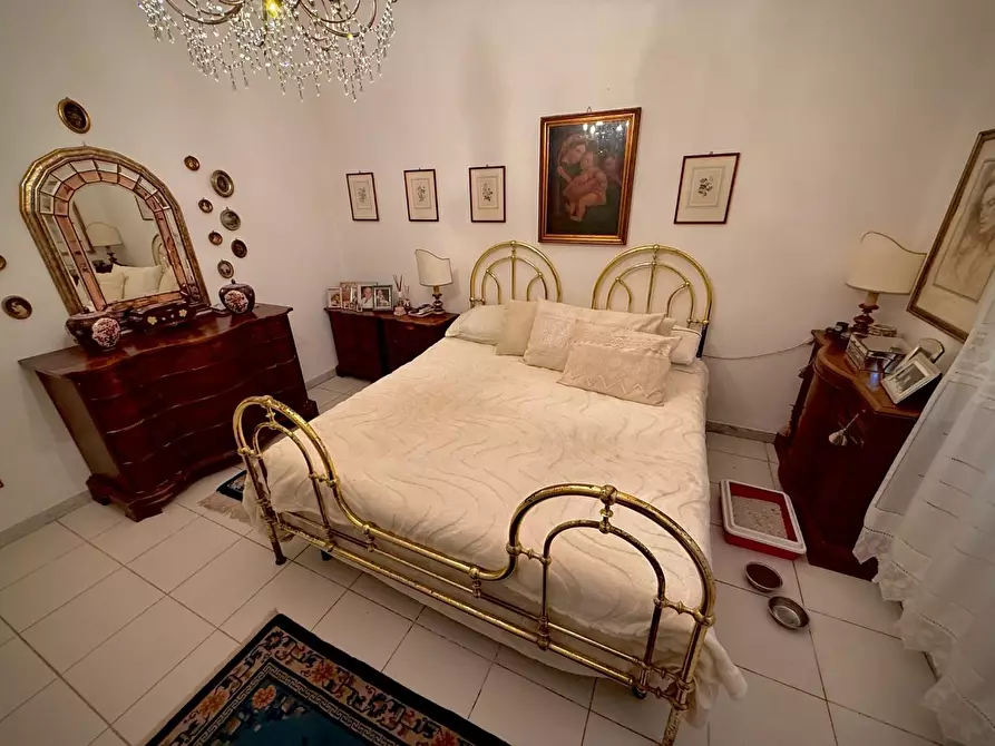 Immagine 69 di Villa in vendita  a Carrara