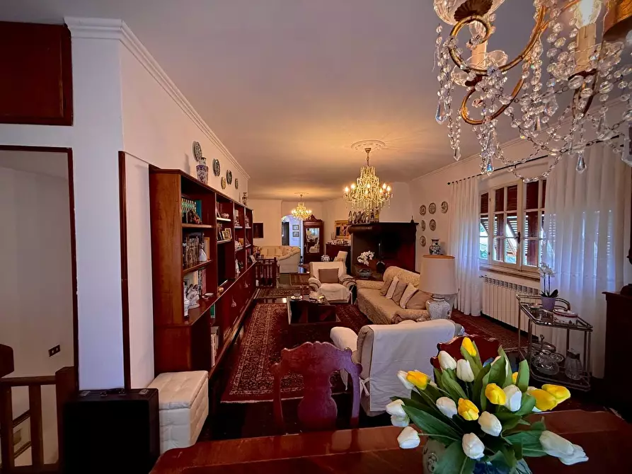 Immagine 33 di Villa in vendita  a Carrara
