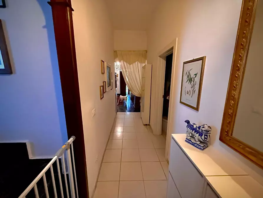 Immagine 71 di Villa in vendita  a Carrara