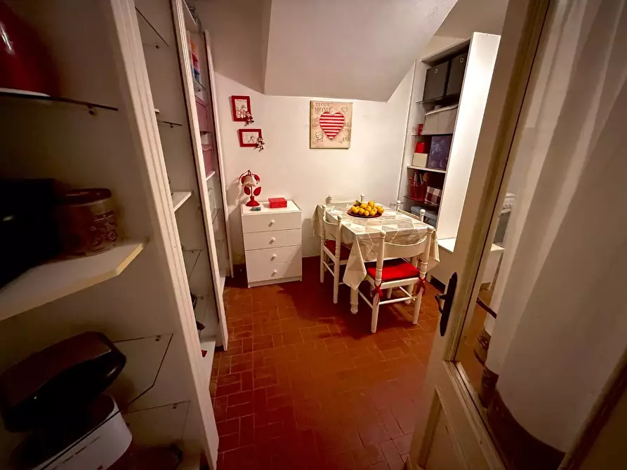 Immagine 84 di Villa in vendita  a Carrara