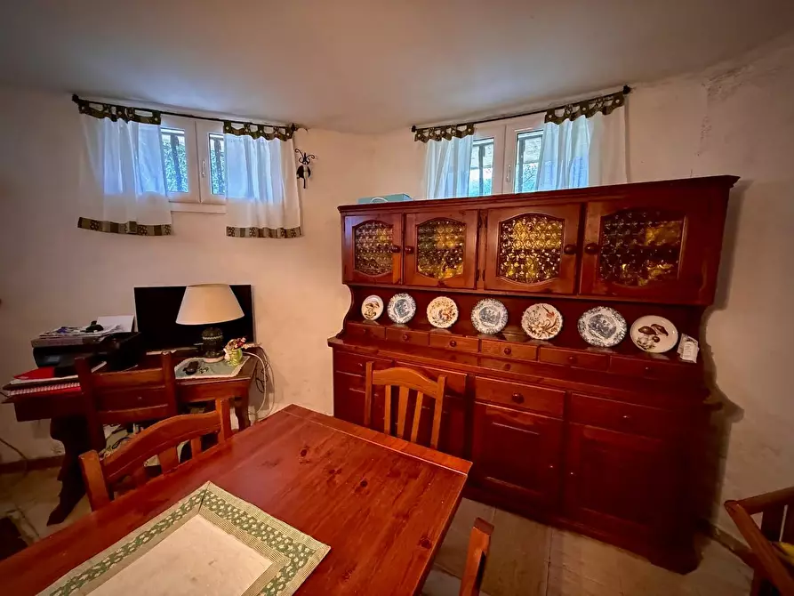 Immagine 93 di Villa in vendita  a Carrara