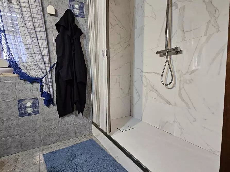 Immagine 52 di Villa in vendita  a Carrara