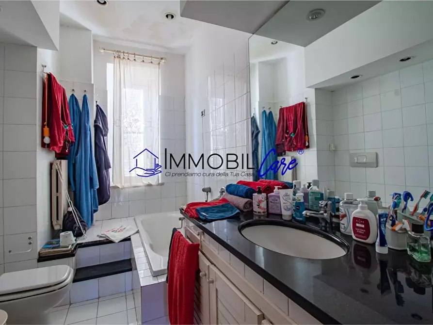 Immagine 16 di Appartamento in vendita  a Livorno