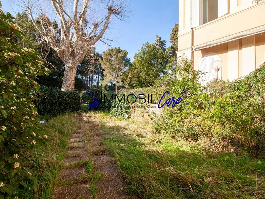 Immagine 22 di Appartamento in vendita  a Livorno