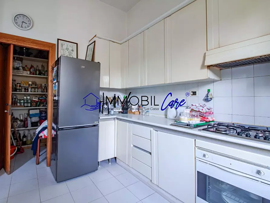 Immagine 11 di Appartamento in vendita  a Livorno