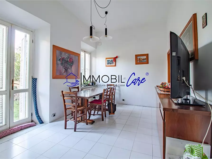 Immagine 2 di Appartamento in vendita  a Livorno