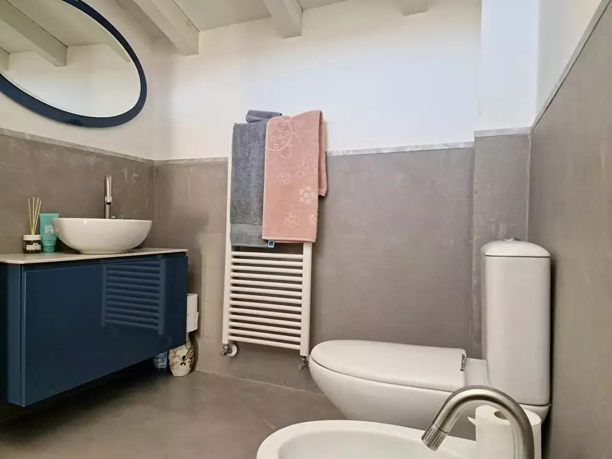 Immagine 14 di Appartamento in vendita  a Massa