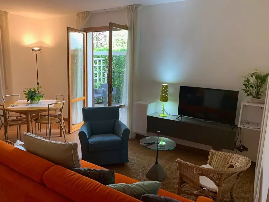 Immagine 3 di Casa bifamiliare in vendita  a Montignoso