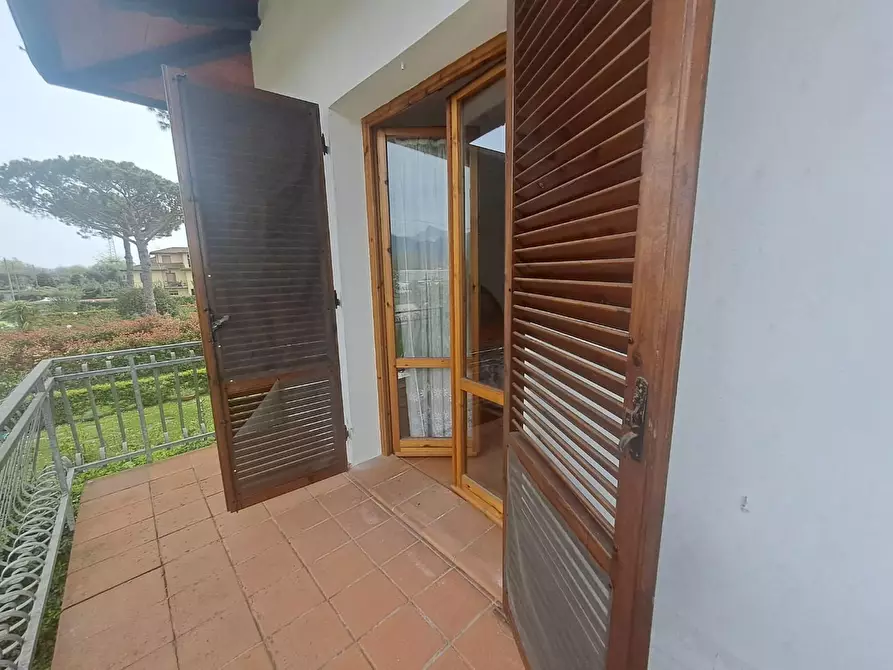 Immagine 20 di Casa bifamiliare in vendita  a Montignoso