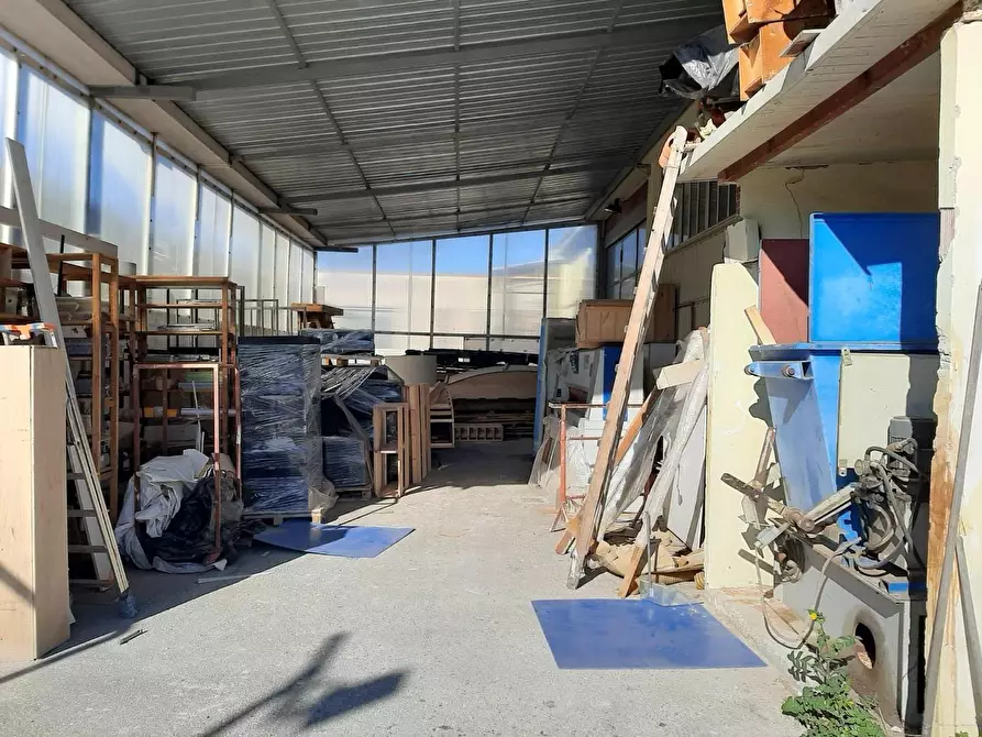Immagine 35 di Attività artigianale in vendita  a Vicopisano