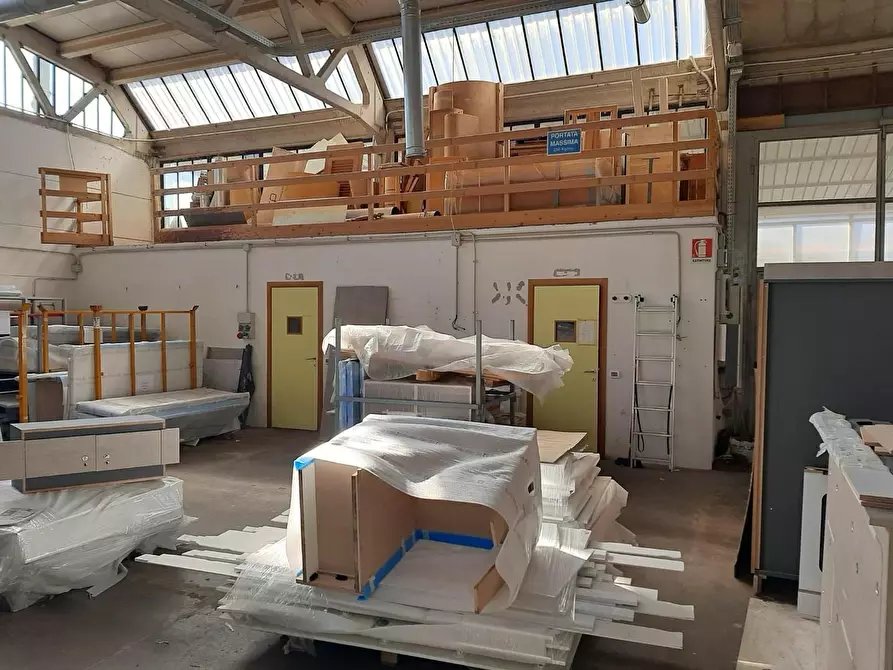 Immagine 8 di Attività artigianale in vendita  a Vicopisano