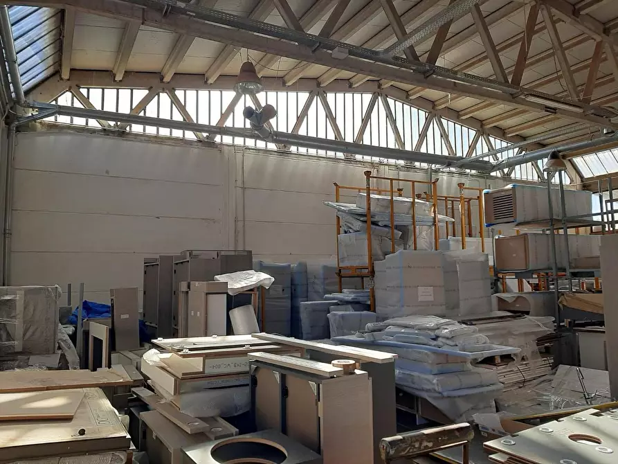 Immagine 2 di Attività artigianale in vendita  a Vicopisano