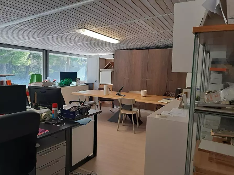 Immagine 11 di Attività artigianale in vendita  a Vicopisano