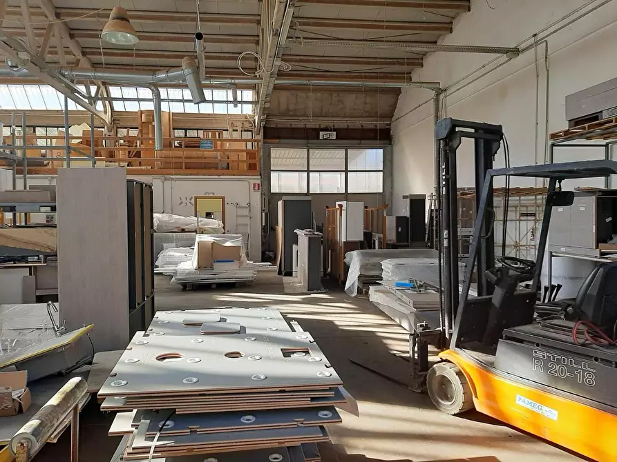 Immagine 4 di Attività artigianale in vendita  a Vicopisano