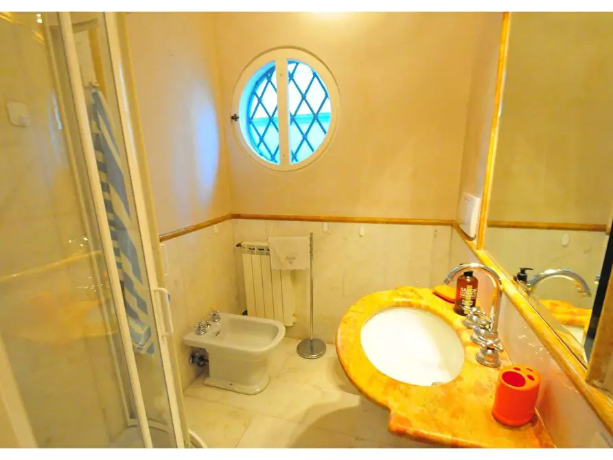 Immagine 8 di Appartamento in vendita  a Forte Dei Marmi