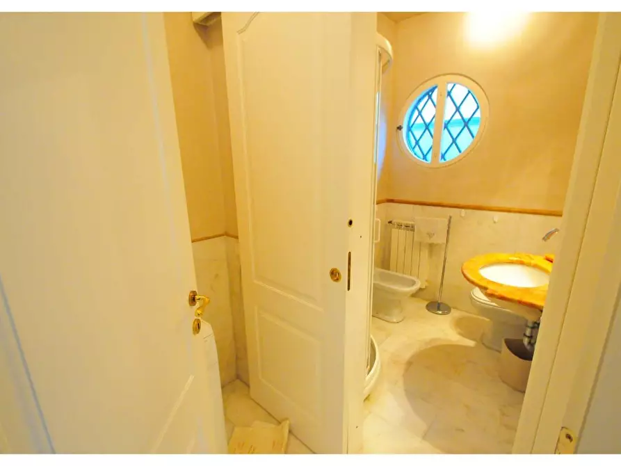 Immagine 7 di Appartamento in vendita  a Forte Dei Marmi