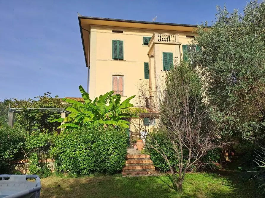 Immagine 1 di Villa in vendita  a Porcari