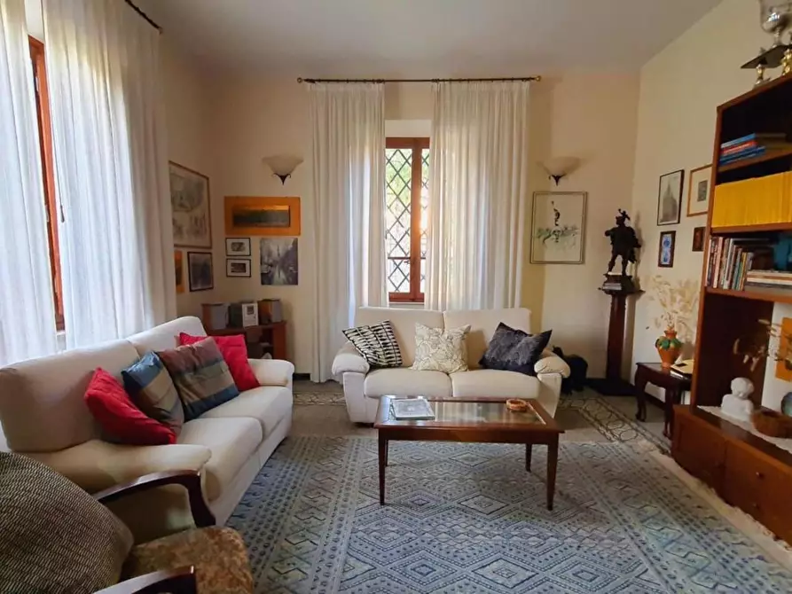 Immagine 13 di Villa in vendita  a Porcari