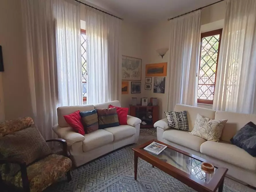 Immagine 12 di Villa in vendita  a Porcari