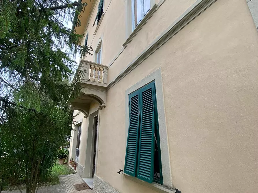 Immagine 9 di Villa in vendita  a Porcari