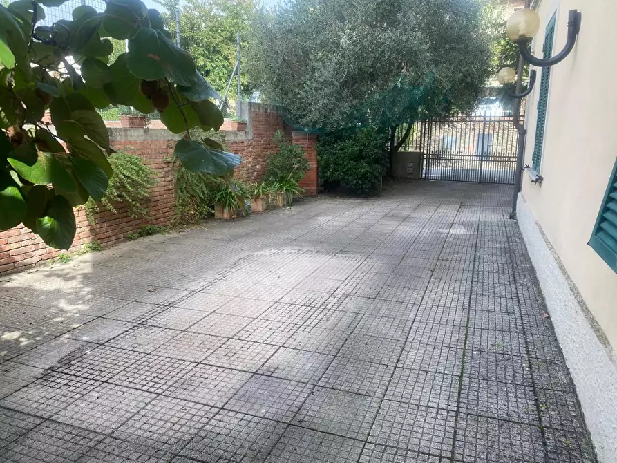 Immagine 7 di Villa in vendita  a Porcari