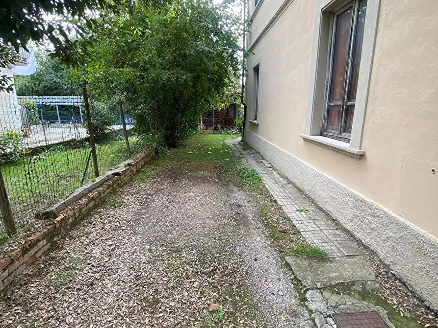 Immagine 8 di Villa in vendita  a Porcari