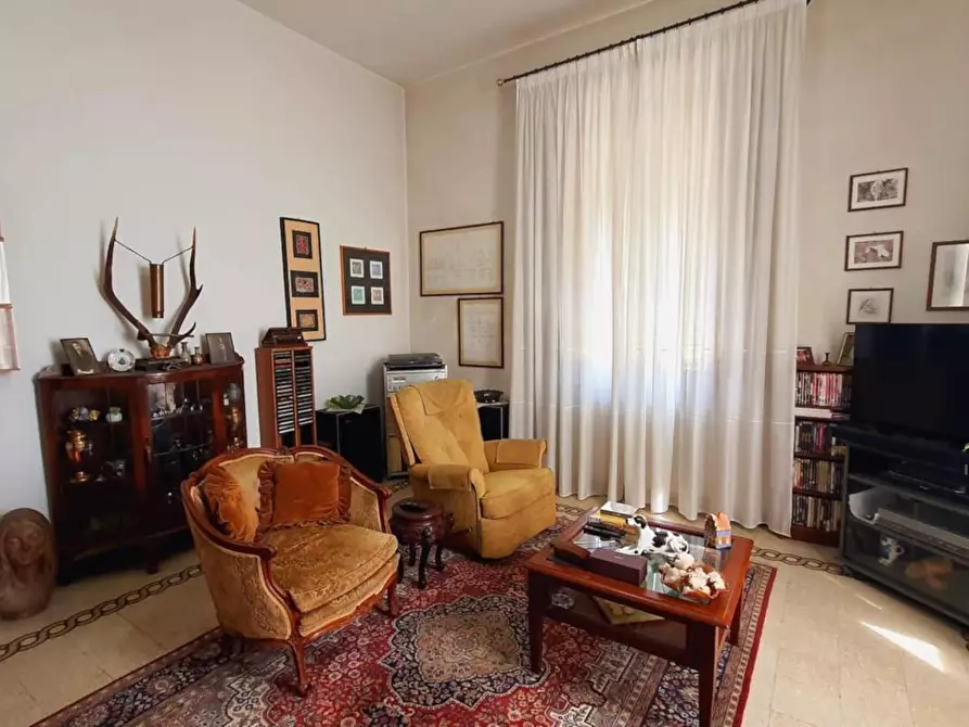 Immagine 11 di Villa in vendita  a Porcari