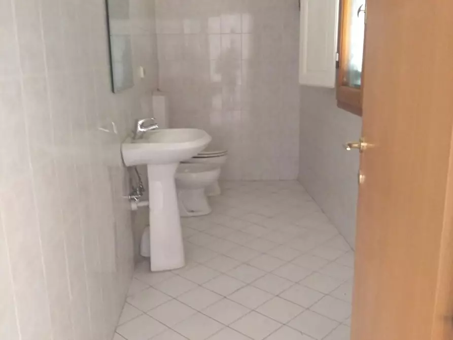 Immagine 10 di Appartamento in vendita  a Empoli